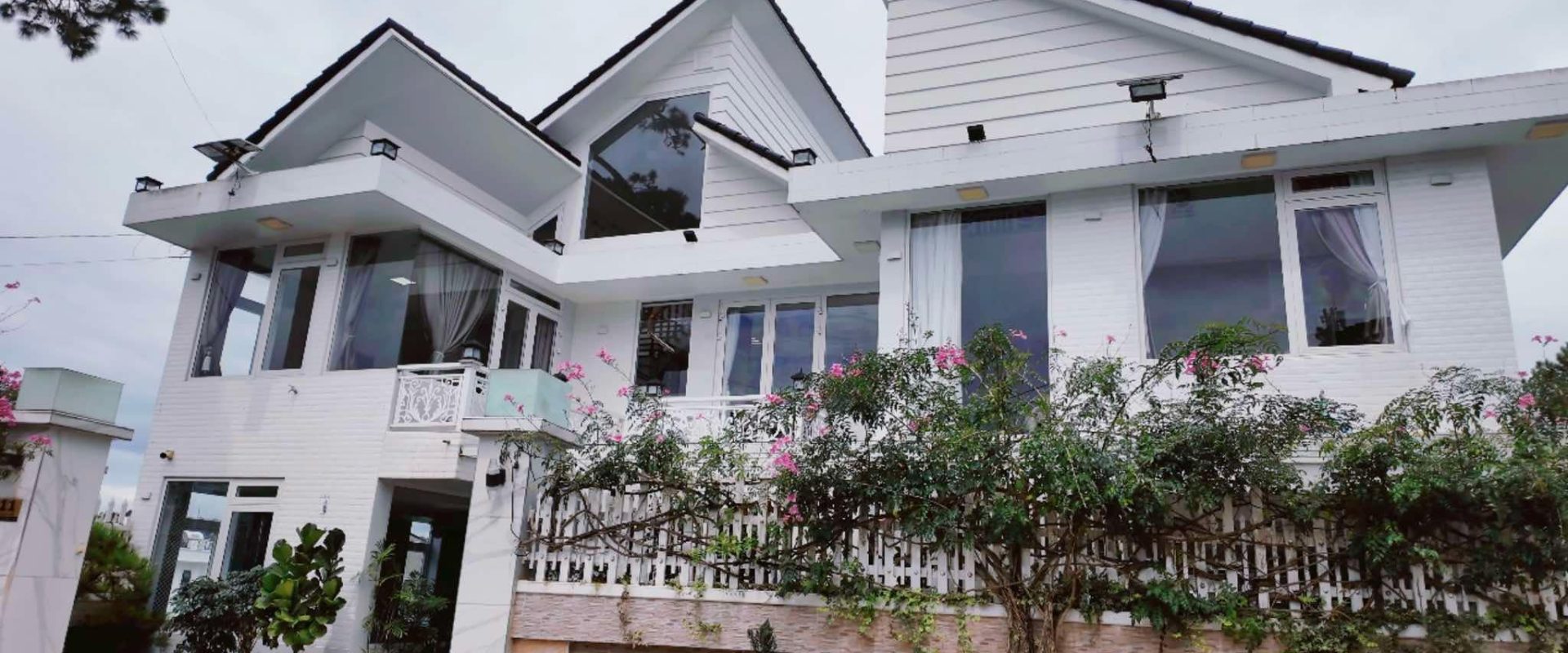 Bán Villa Yên Thế Đà Lạt 2 Mặt Tiền 211m2