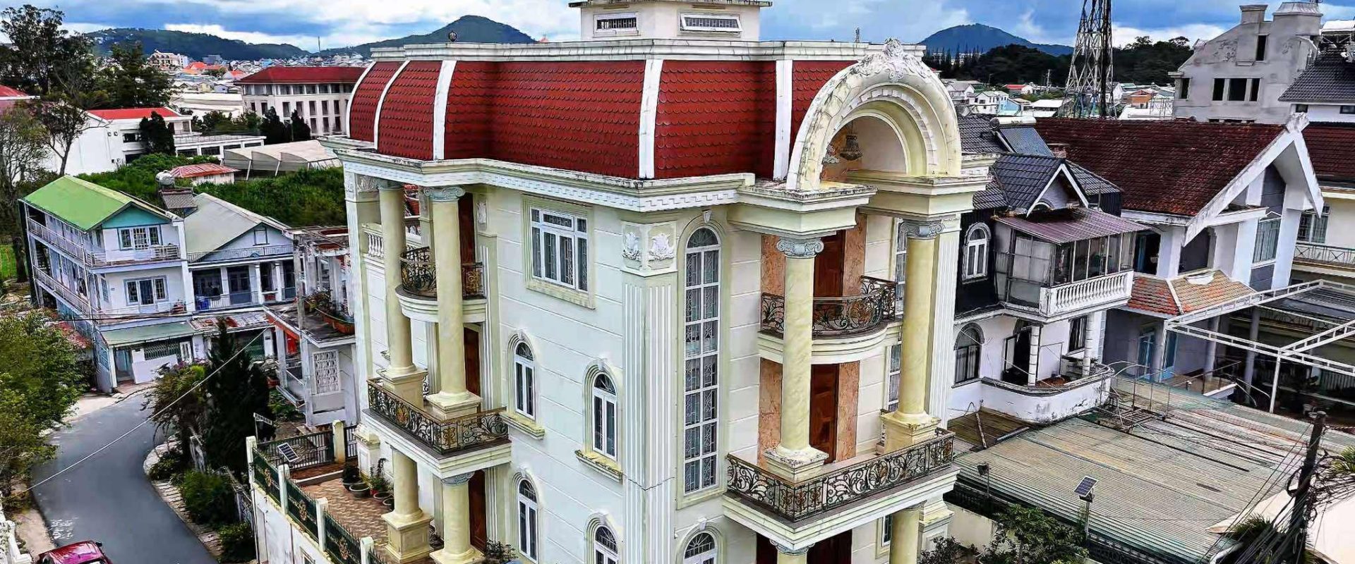 Biệt Thự Khu Đồi Trà Đà Lạt 335m2
