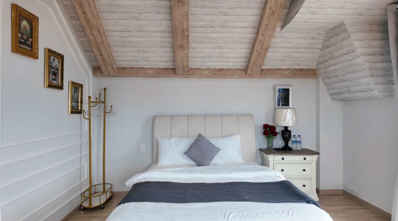 Villa Nam Hồ Đà Lạt 311m2 có hồ bơi