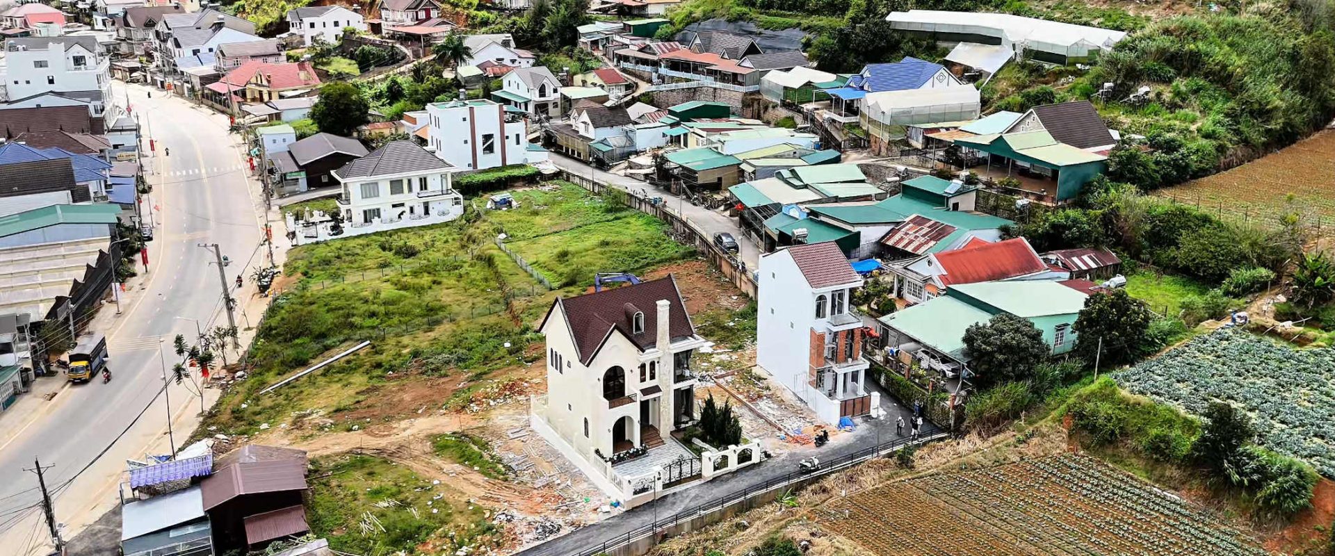 Biệt Thự Châu Âu Sang Trọng Gần Khu Du Lịch Langbiang – Đà Lạt
