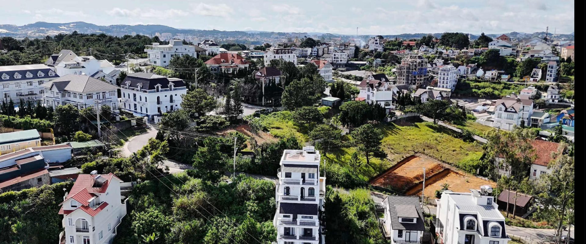 Bán Khách Sạn Đồi Huy Hoàng Đà Lạt 7 Tầng View Đẹp 284m2