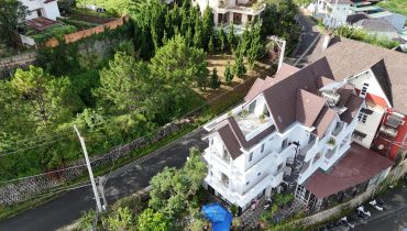 Villa Lý Nam Đế Đà Lạt 369m2 3 mặt tiền