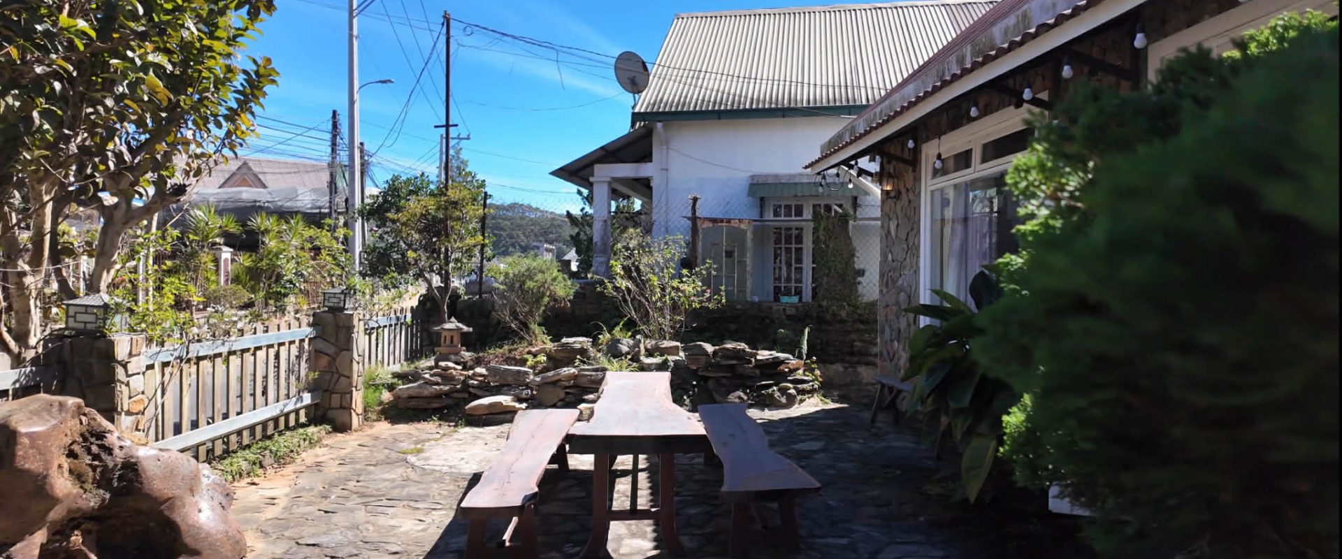 Bán Villa Sân Vườn Mặt Tiền Trịnh Hoài Đức Đà Lạt 335m2