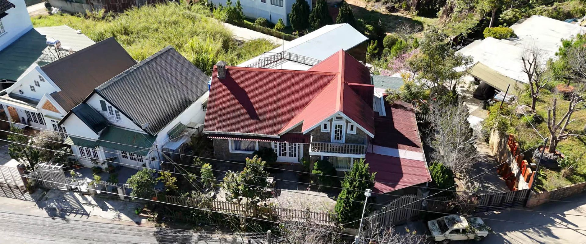 Bán Villa Sân Vườn Mặt Tiền Trịnh Hoài Đức Đà Lạt 335m2