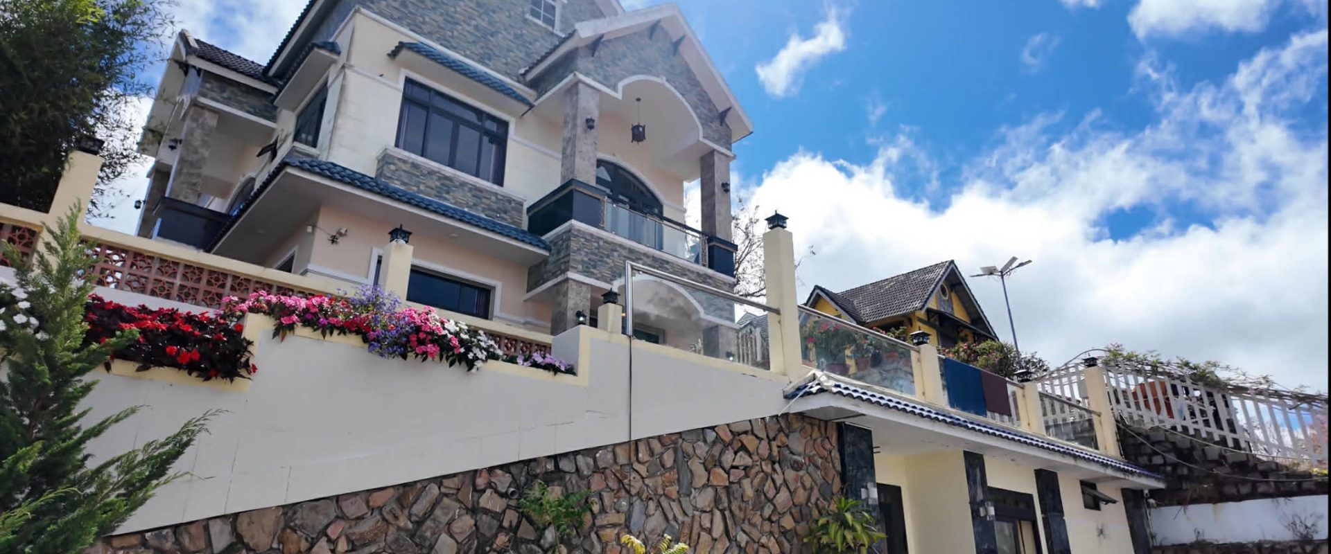 Villa sân vườn Trịnh Hoài Đức Đà Lạt 760m²