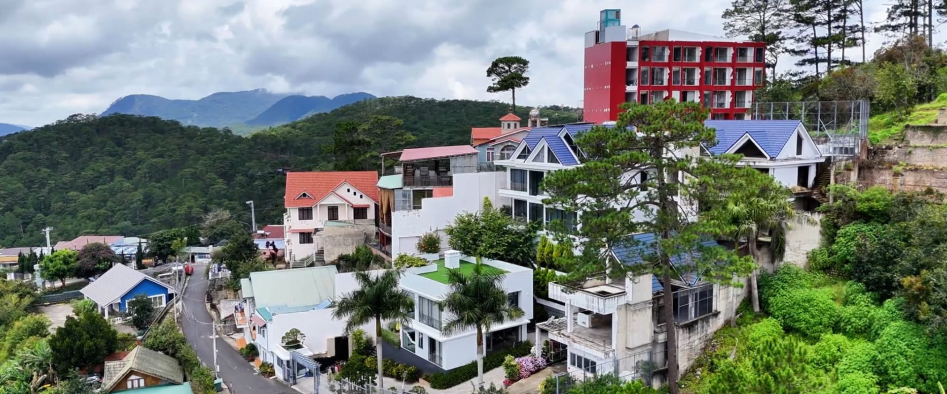 Tổ Hợp 4 Villa Đà Lạt Đường 3 Tháng 4 View Rừng Thông 1445m2