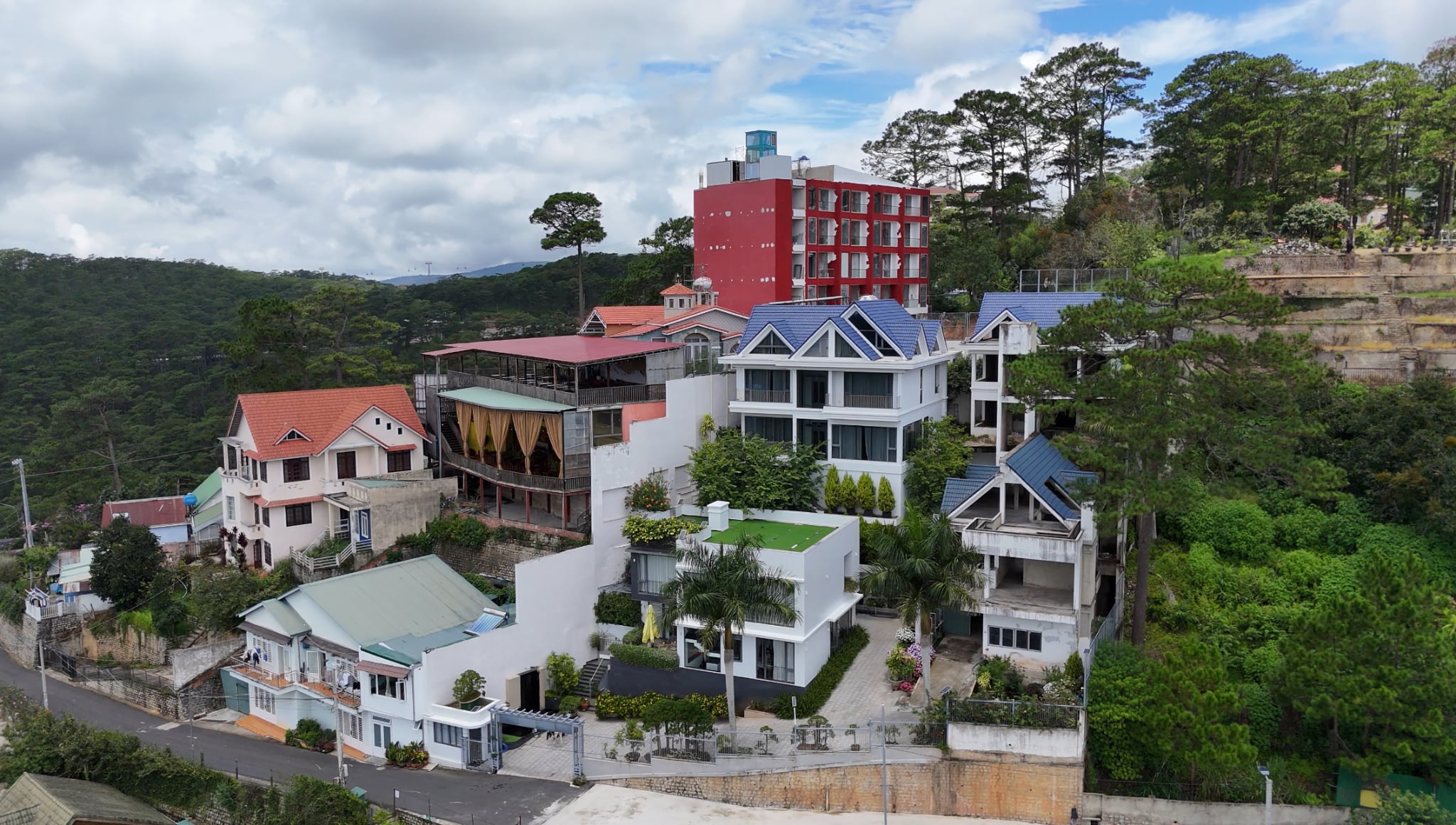 Villa Đà Lạt view rừng thông đường 3 tháng 4
