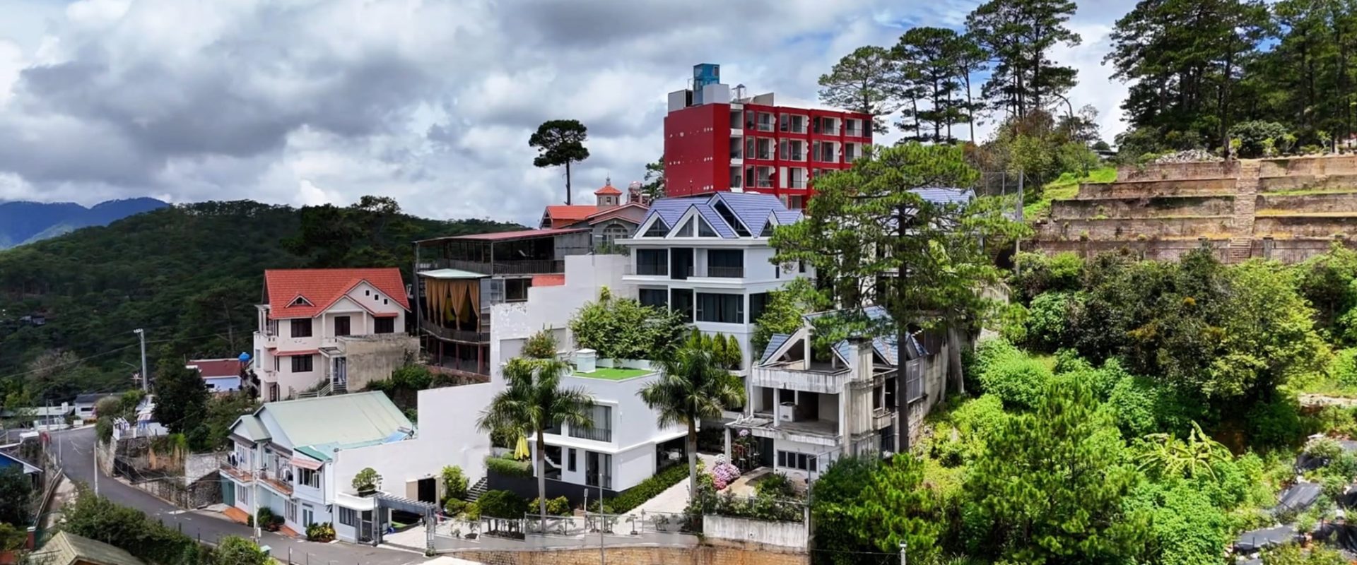 Tổ Hợp 4 Villa Đà Lạt Đường 3 Tháng 4 View Rừng Thông 1445m2